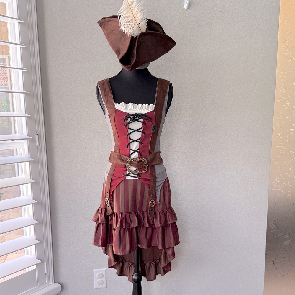 Women’s Pirate Costume - With hat - Picture 2 of 12